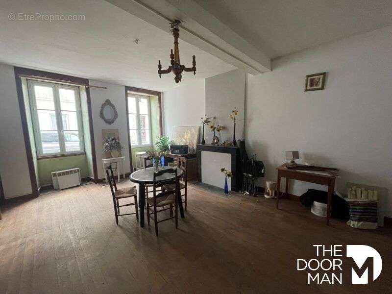 Appartement à MAUZE-SUR-LE-MIGNON