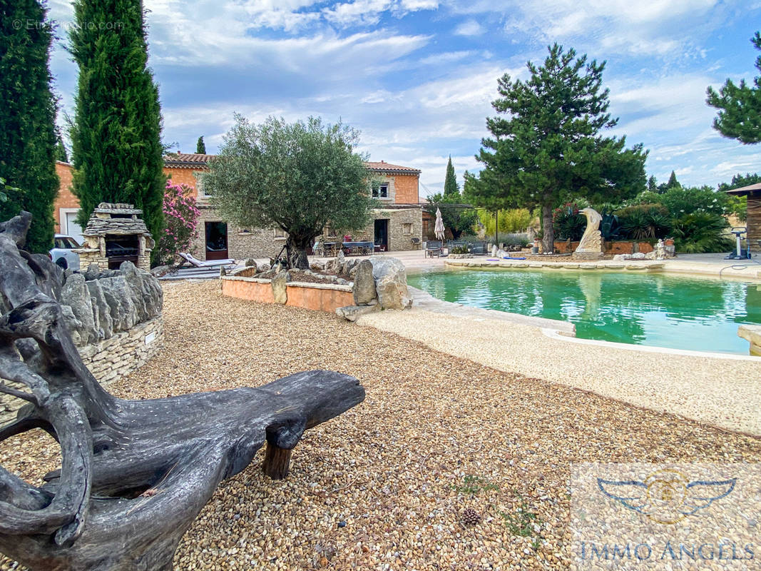 Maison à L&#039;ISLE-SUR-LA-SORGUE