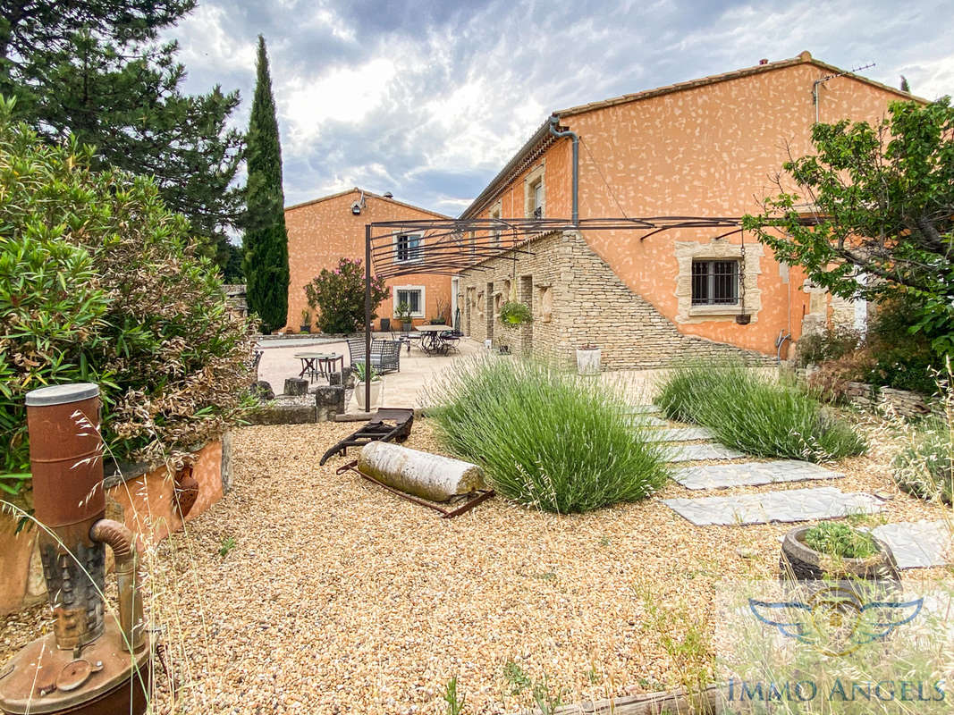 Maison à L&#039;ISLE-SUR-LA-SORGUE