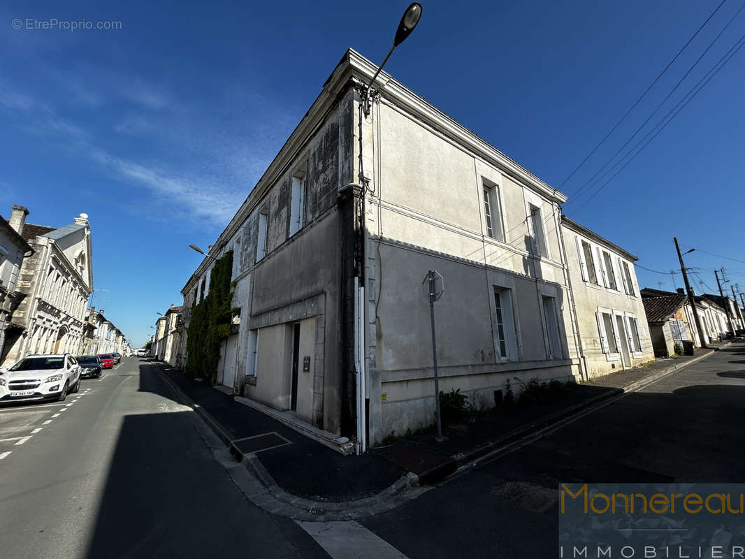 Maison à COGNAC