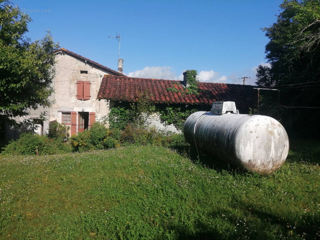 Maison à MONTIGNAC-LE-COQ