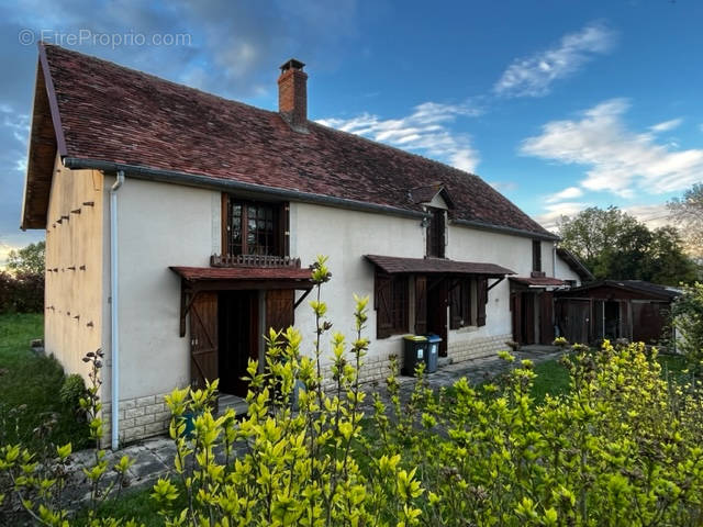 Maison à CROISY