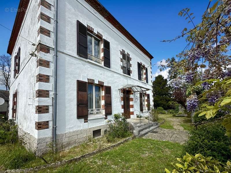 Maison à SAINT-PIERRE-LES-NEMOURS