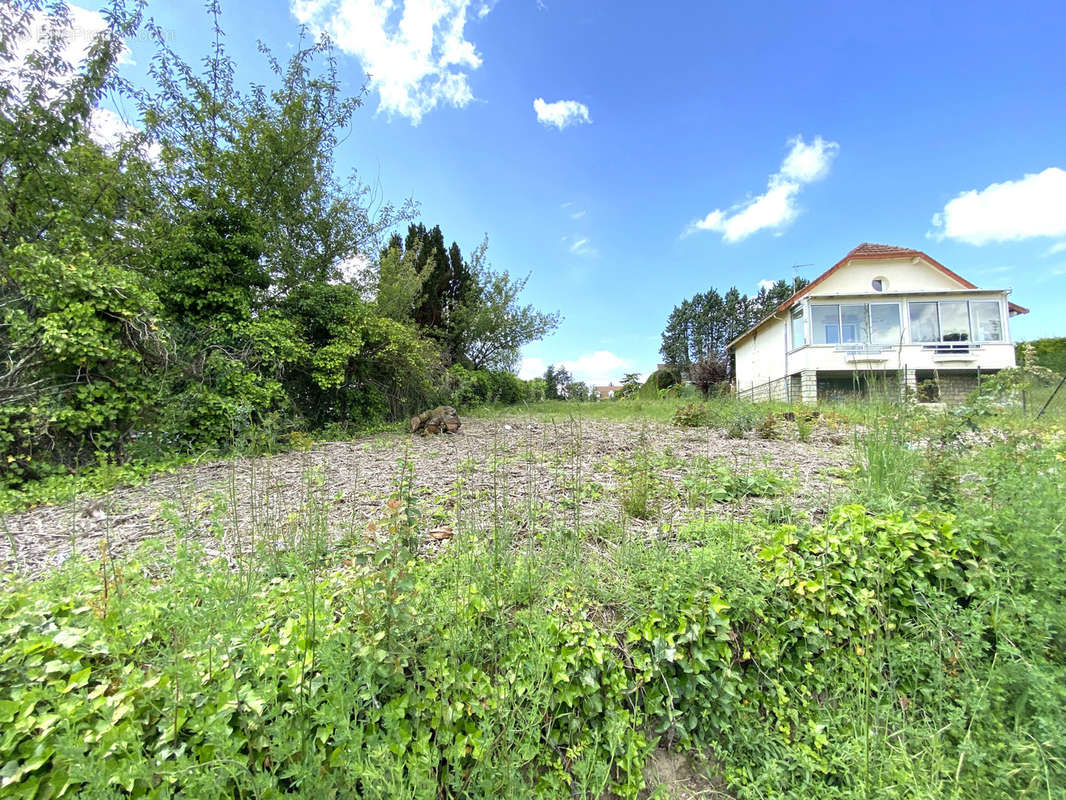 Terrain à MOUSSEAUX-SUR-SEINE