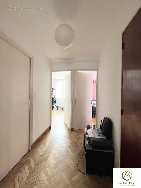 Appartement à MARSEILLE-4E