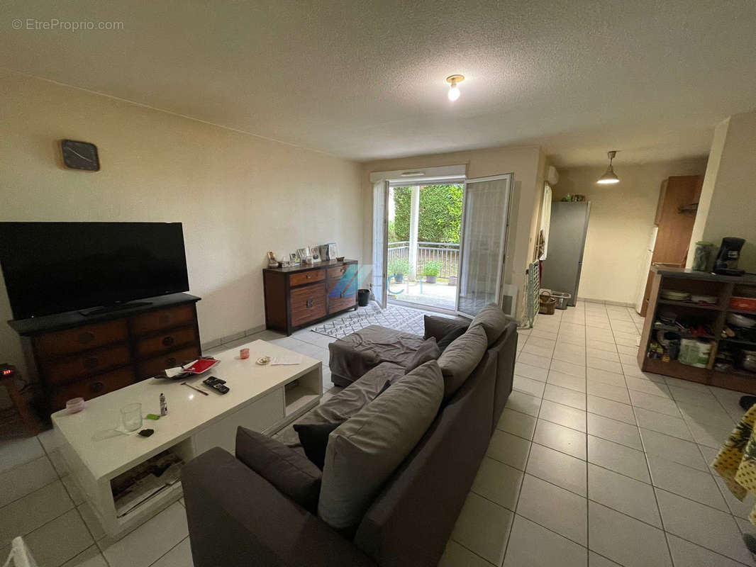 Appartement à SAINT-QUENTIN-DE-BARON