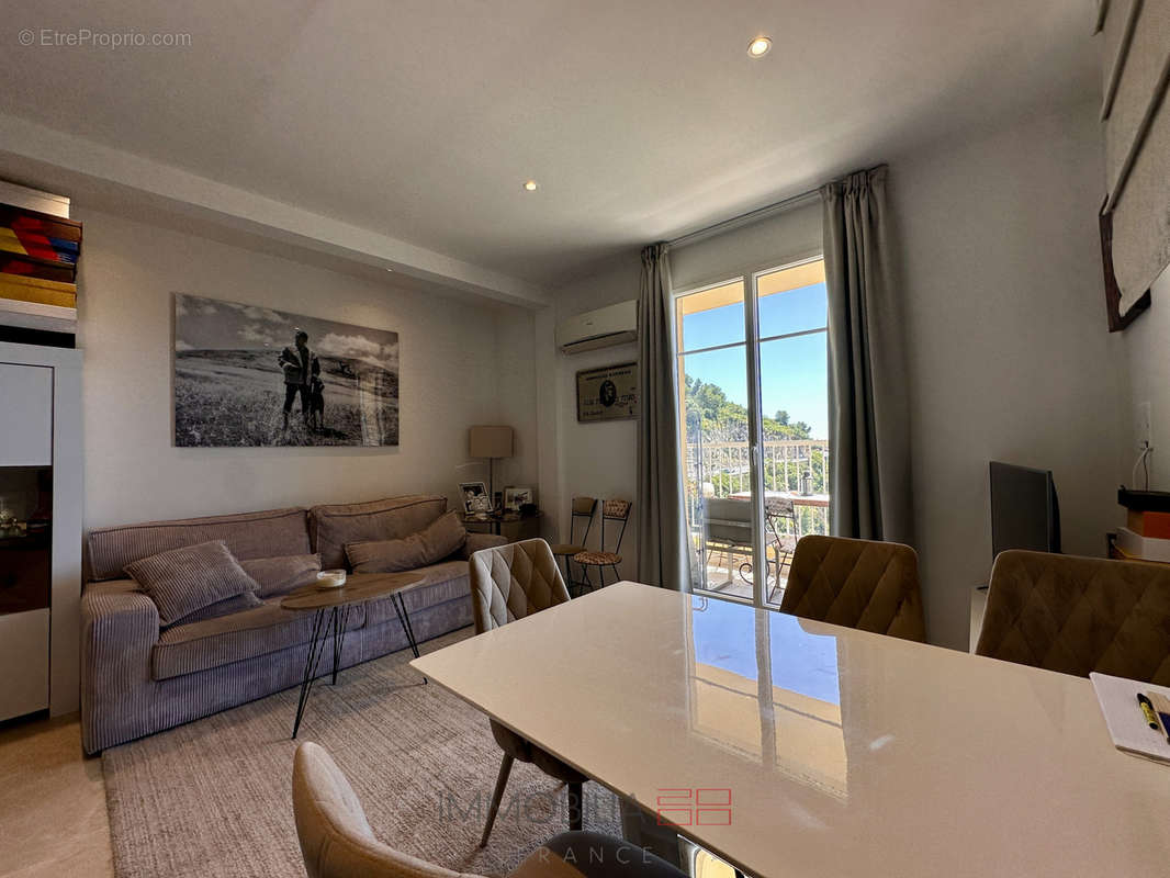 Appartement à EZE