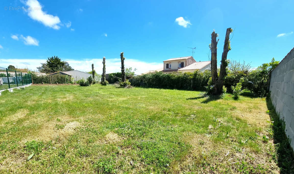 Terrain à OLONNE-SUR-MER