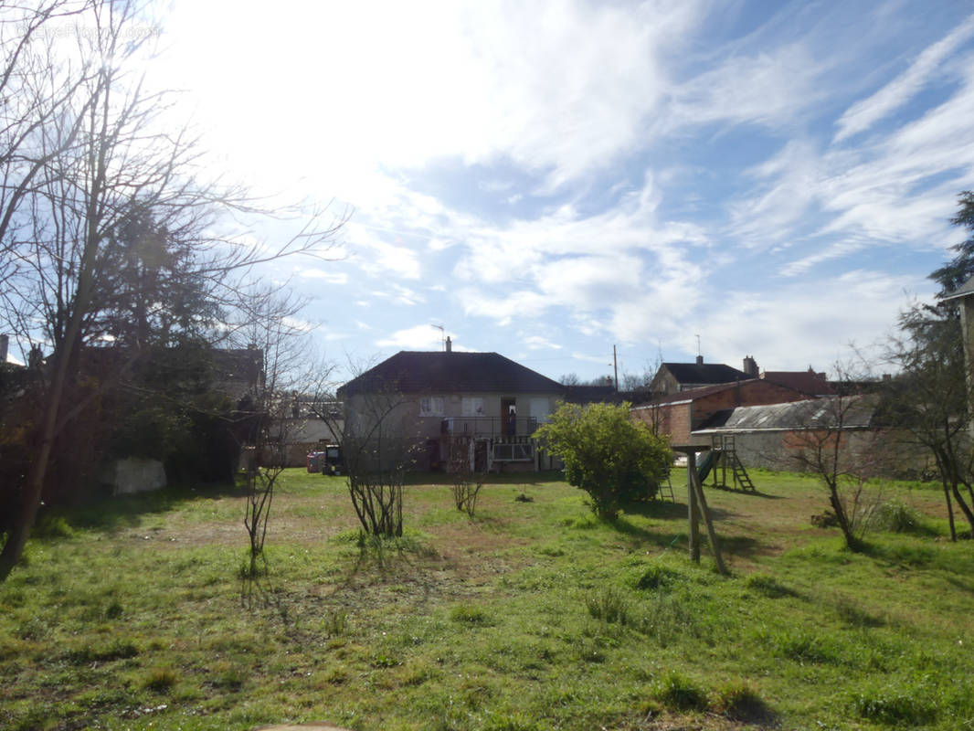 Maison à CHAVEIGNES