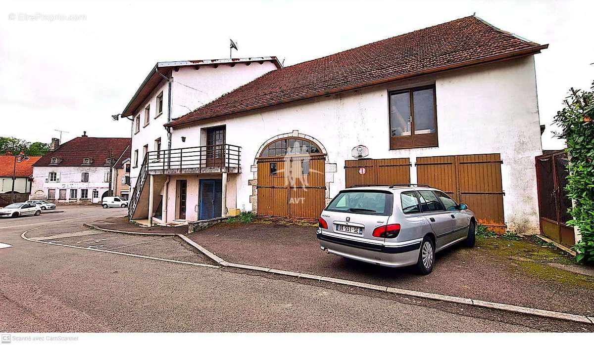 Appartement à DAMPIERRE-SUR-SALON