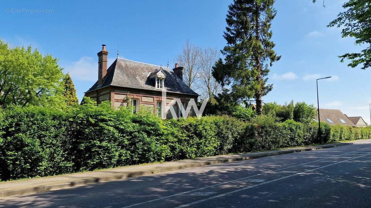 Maison à CLERES