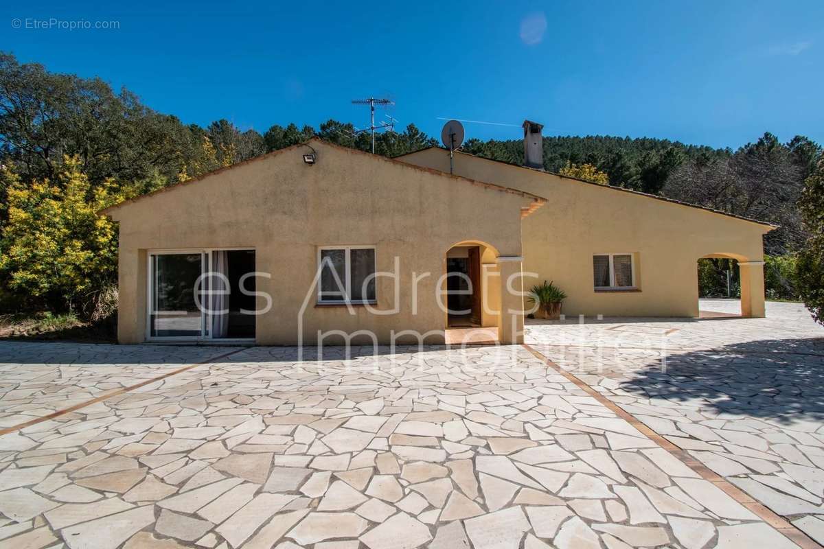 Maison à LES ADRETS-DE-L&#039;ESTEREL