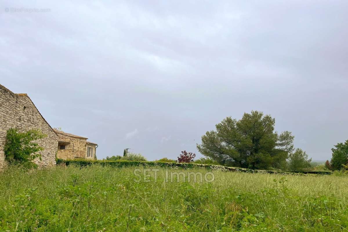 Terrain à UZES