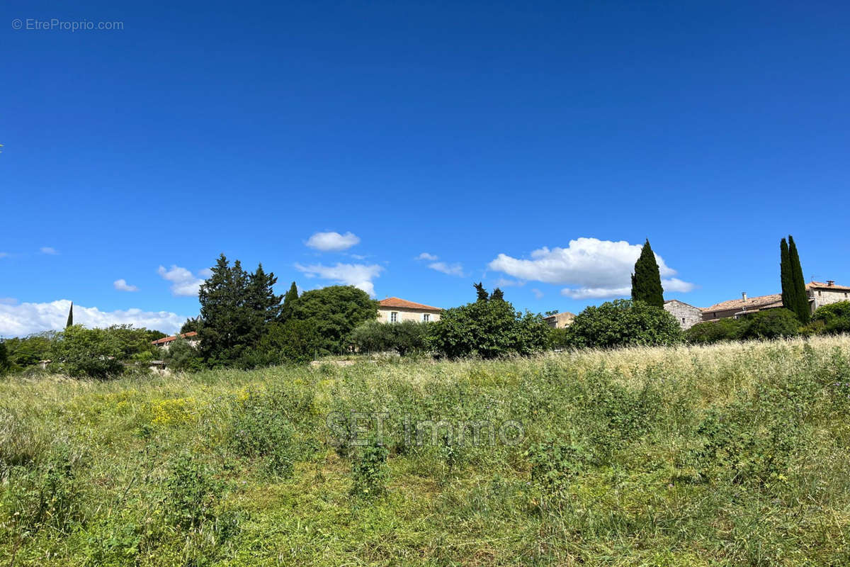 Terrain à UZES