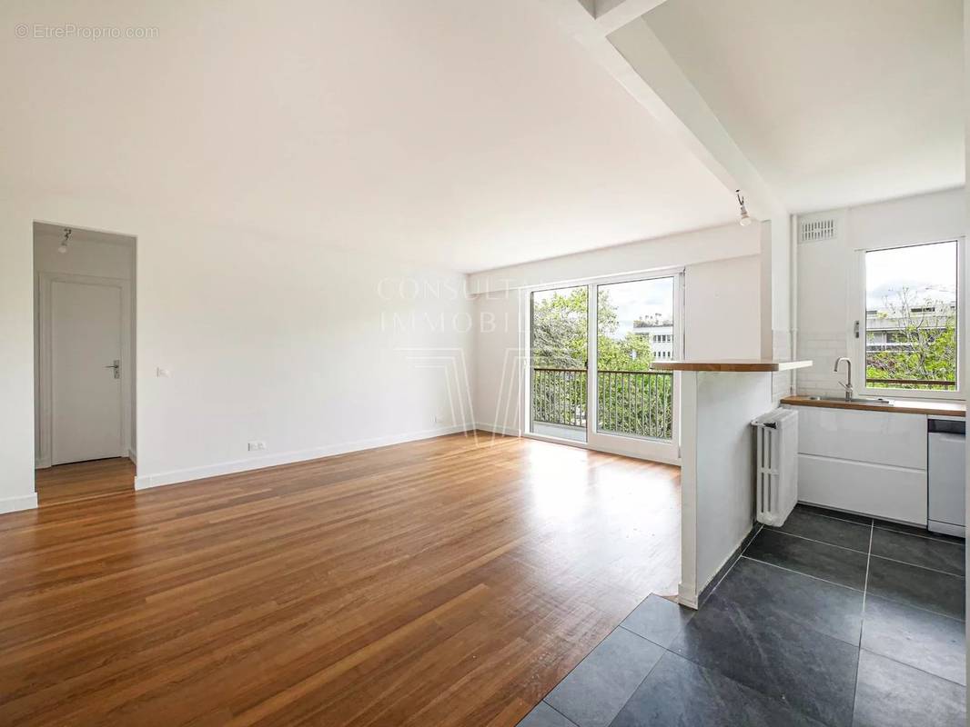 Appartement à NEUILLY-SUR-SEINE