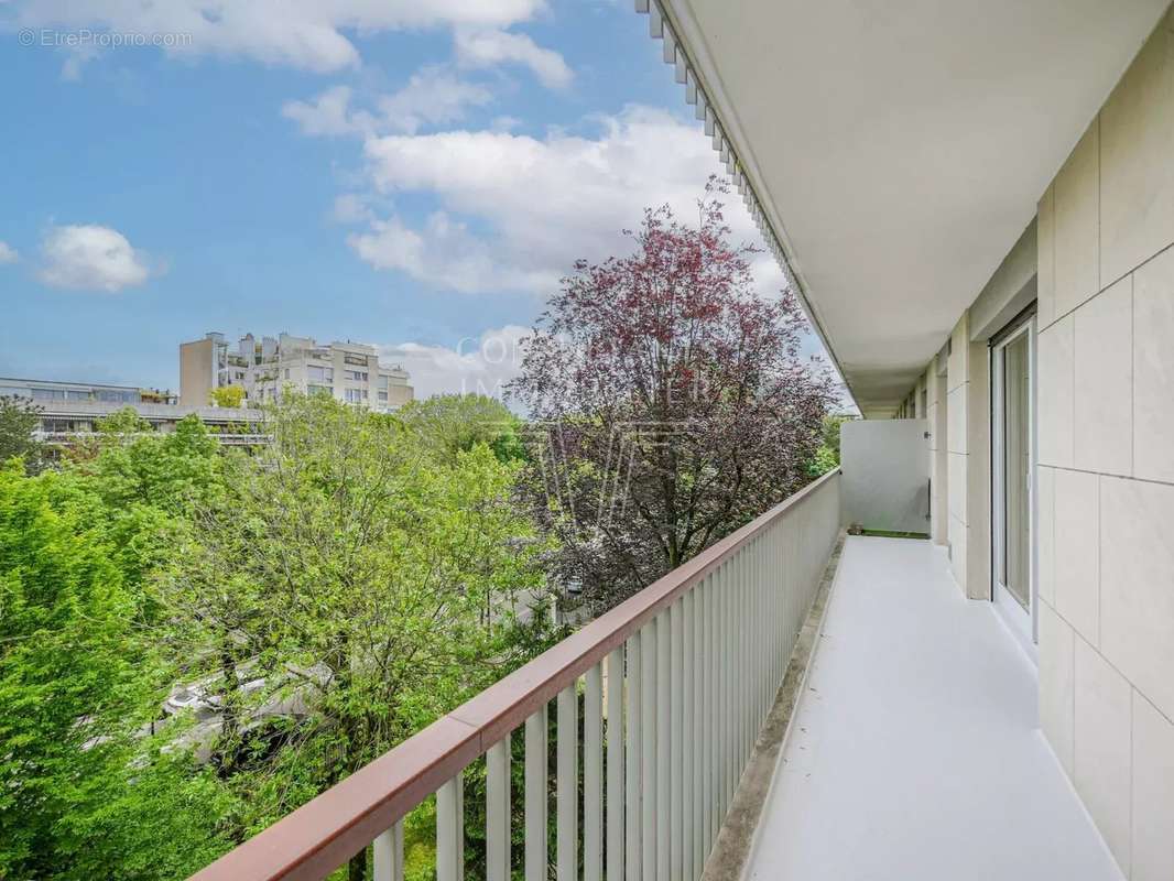 Appartement à NEUILLY-SUR-SEINE