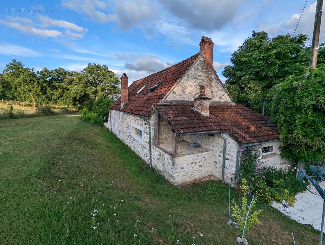 Maison à BOUSSAC