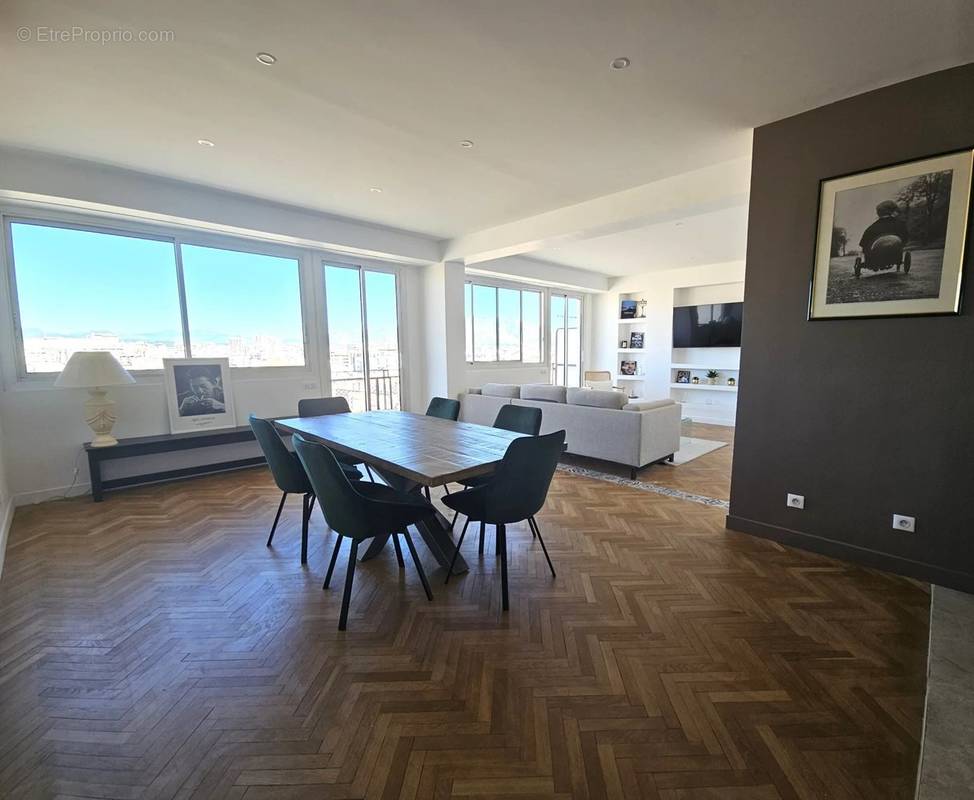 Appartement à MARSEILLE-6E