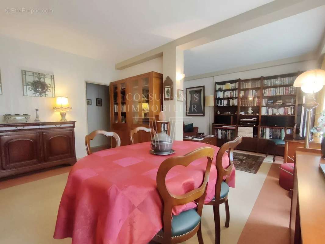 Appartement à LEVALLOIS-PERRET