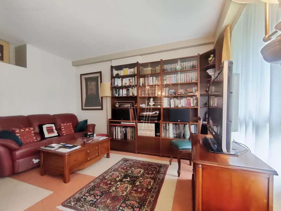 Appartement à LEVALLOIS-PERRET