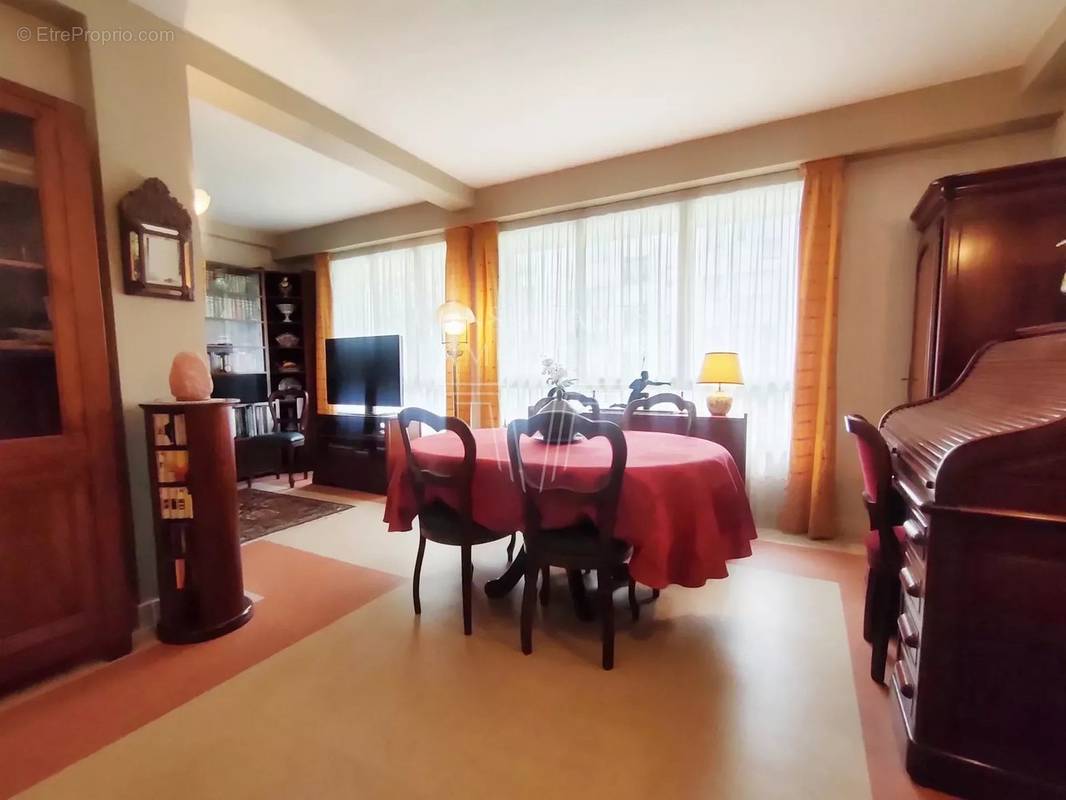 Appartement à LEVALLOIS-PERRET