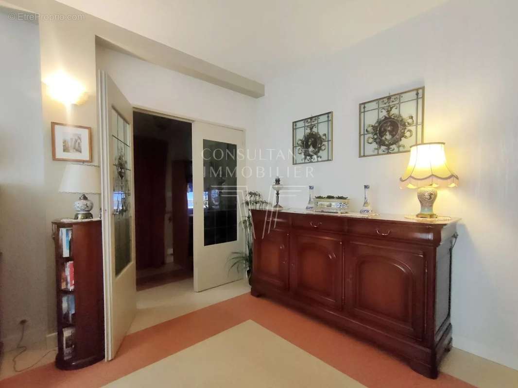 Appartement à LEVALLOIS-PERRET