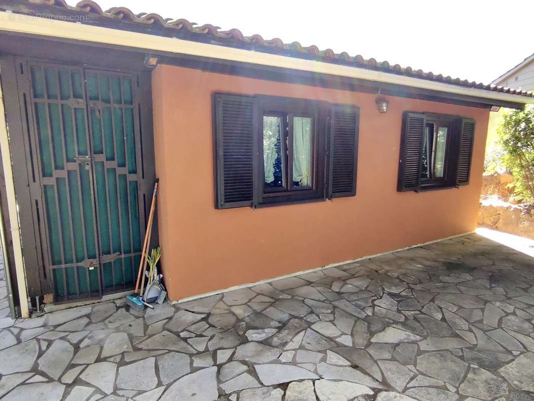 Maison à ROQUEBRUNE-SUR-ARGENS