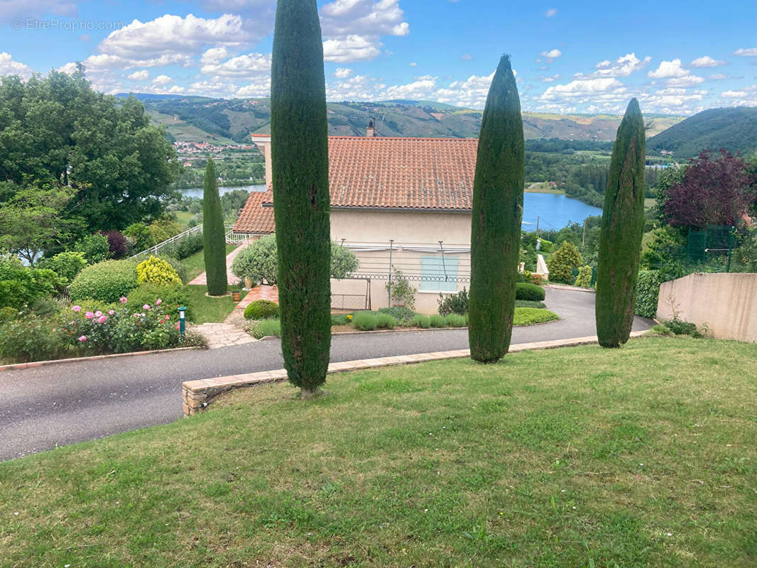 Maison à SAINT-CLAIR-DU-RHONE