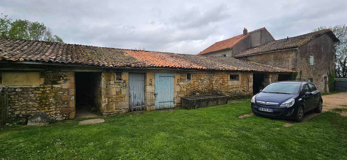 Maison à NANTEUIL