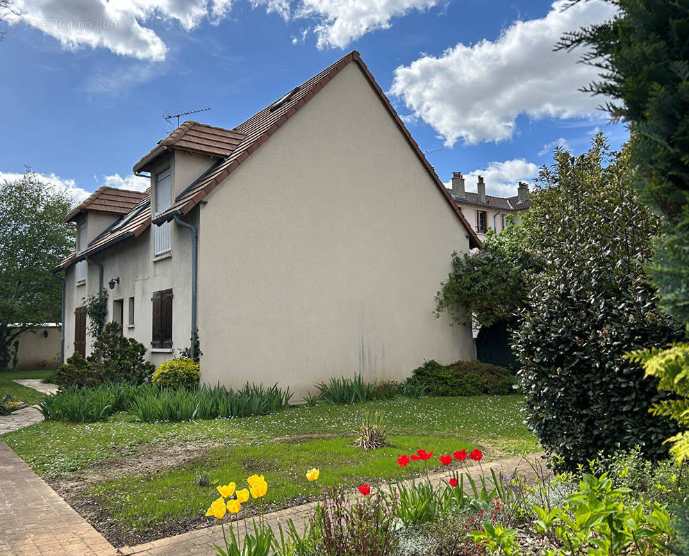 Maison à FRESNES