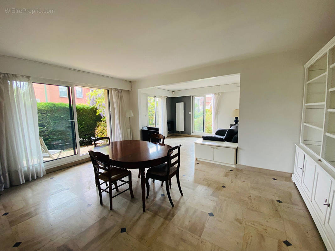 Appartement à NOGENT-SUR-MARNE