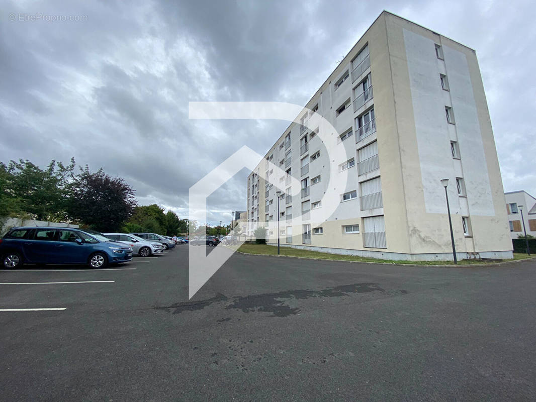 Appartement à SAINT-JEAN-DE-BRAYE