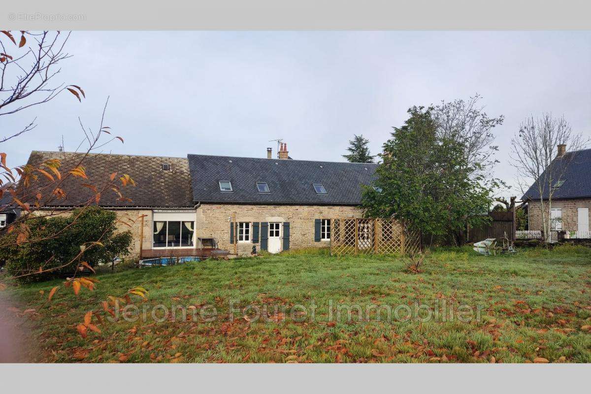 Maison à SAINT-YRIEIX-LE-DEJALAT