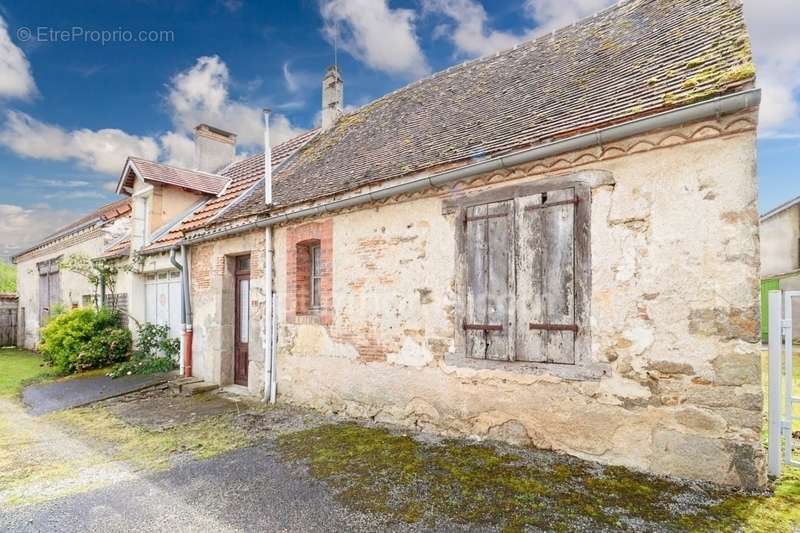 Maison à VERNEUIL-MOUSTIERS