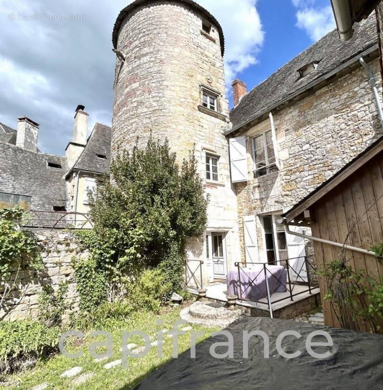 Maison à TURENNE