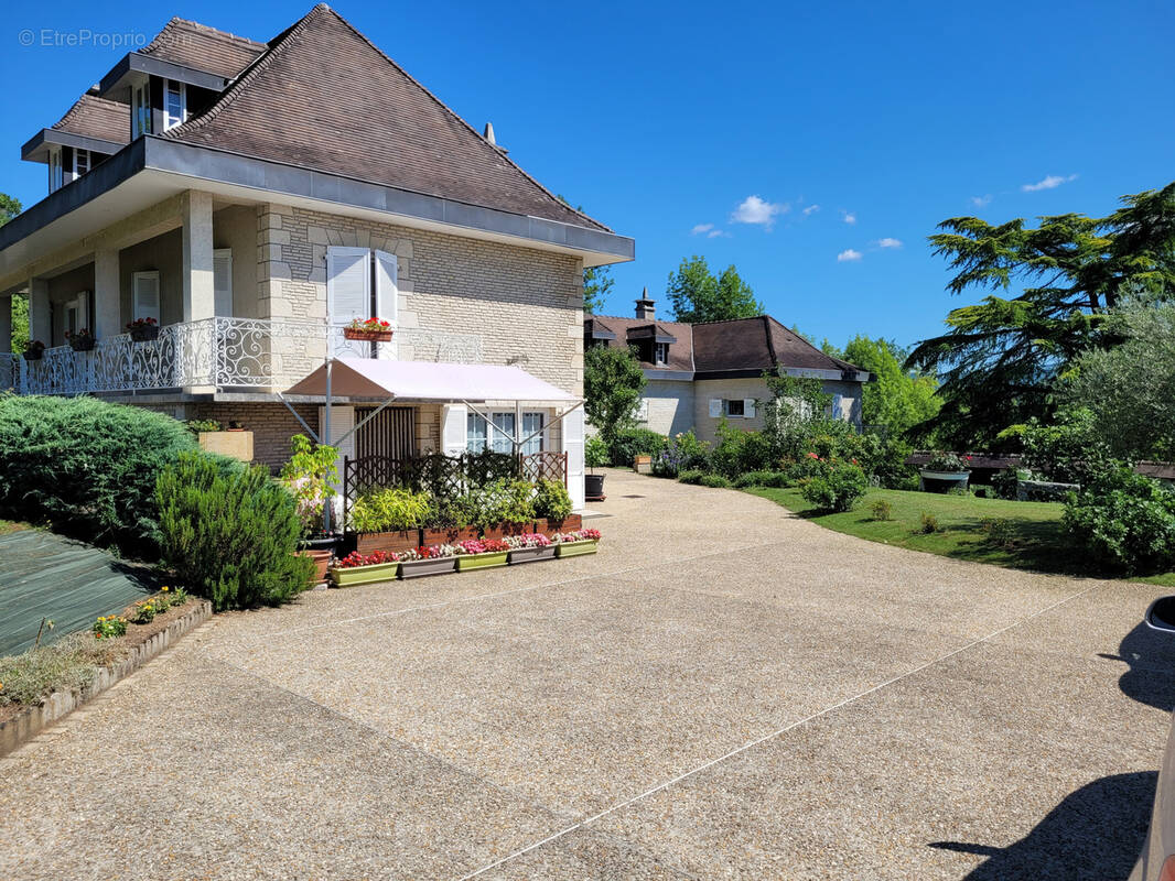 Maison à TURENNE