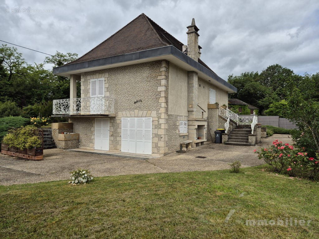 Maison à TURENNE