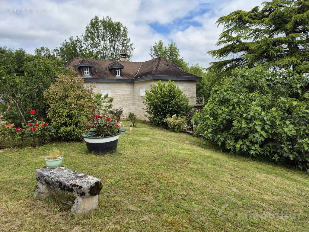 Maison à TURENNE