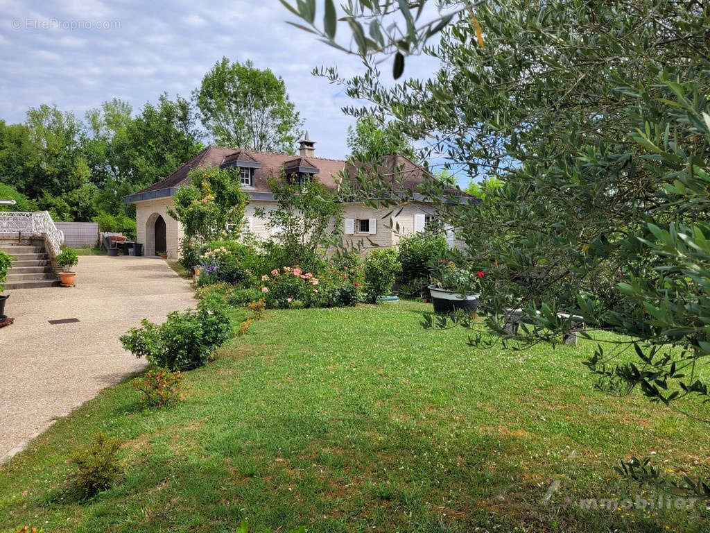 Maison à TURENNE