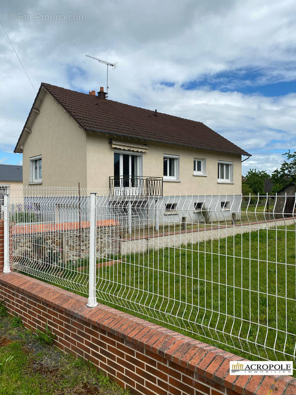 Maison à POILLY-LEZ-GIEN