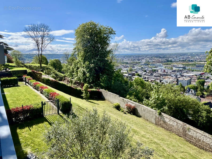 Appartement à MONT-SAINT-AIGNAN