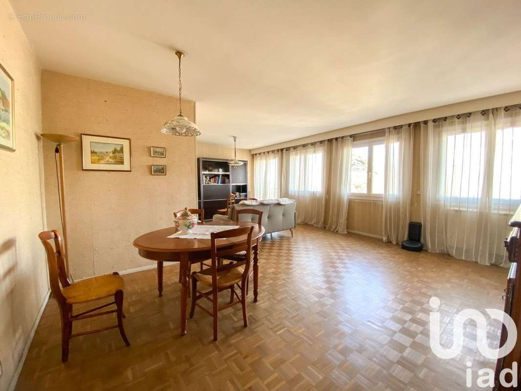 Photo 2 - Appartement à SALON-DE-PROVENCE