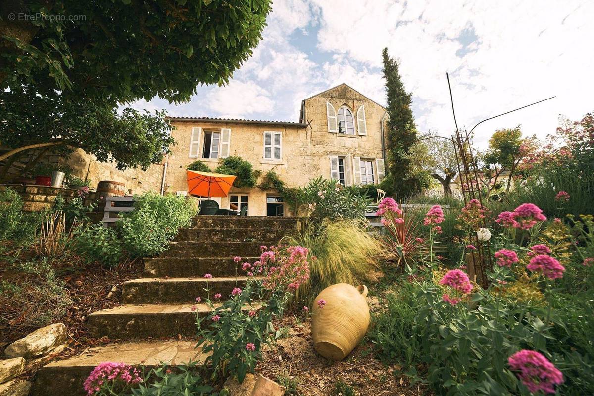 Maison à FONTENAY-LE-COMTE