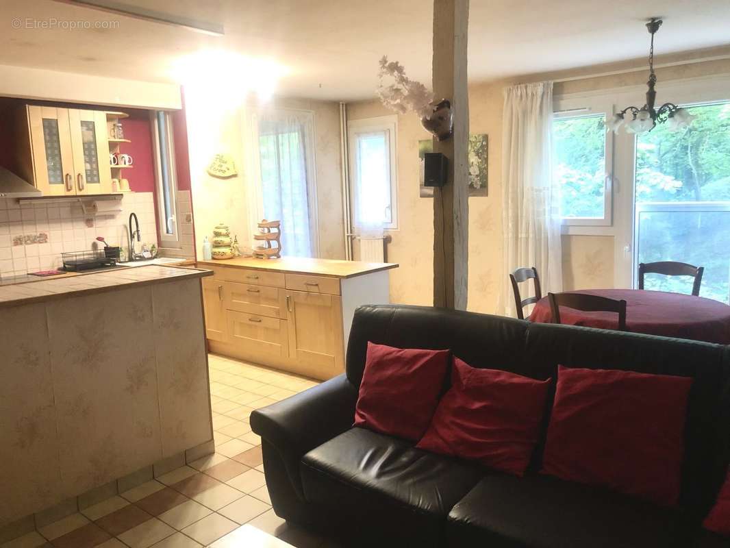 Appartement à CLICHY-SOUS-BOIS