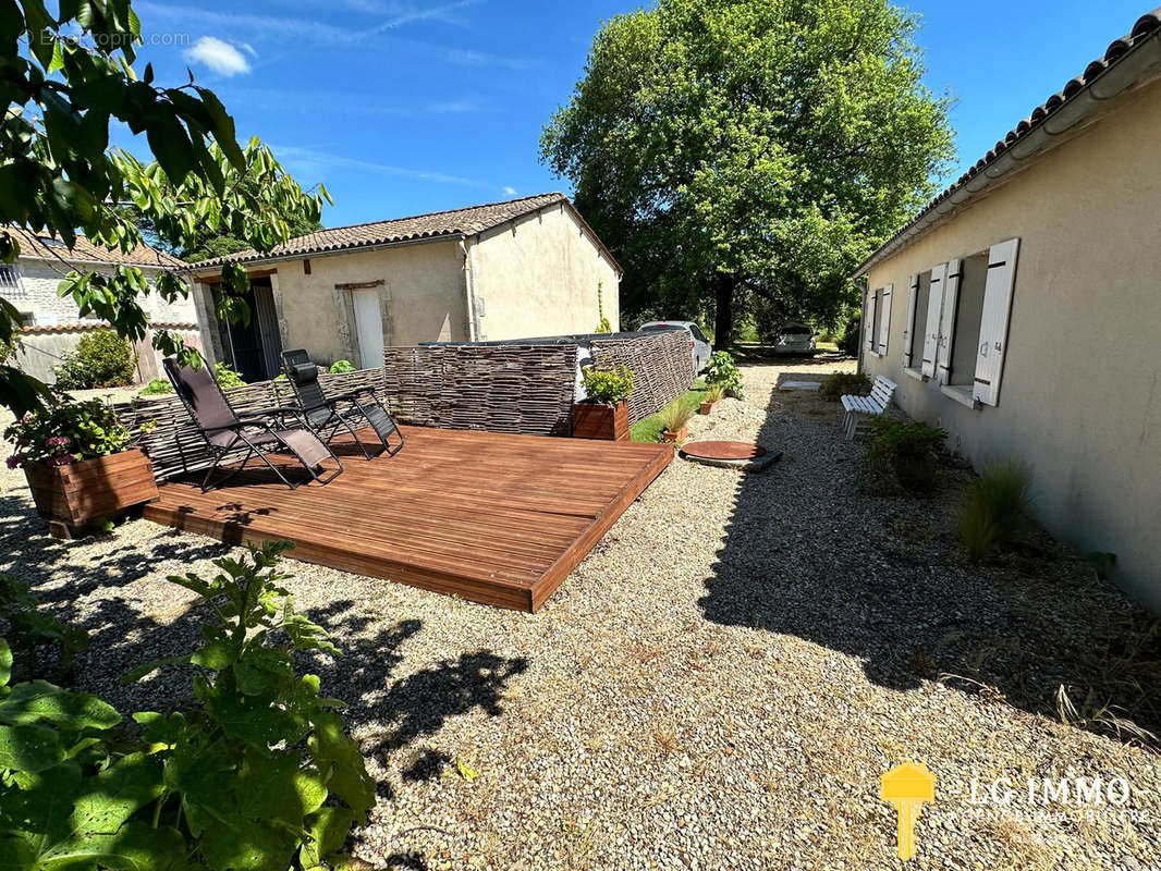 Maison à SAINT-FORT-SUR-GIRONDE