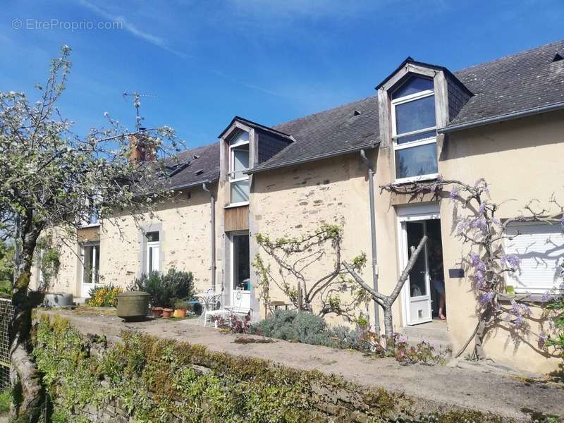 Maison à BAZOUGERS