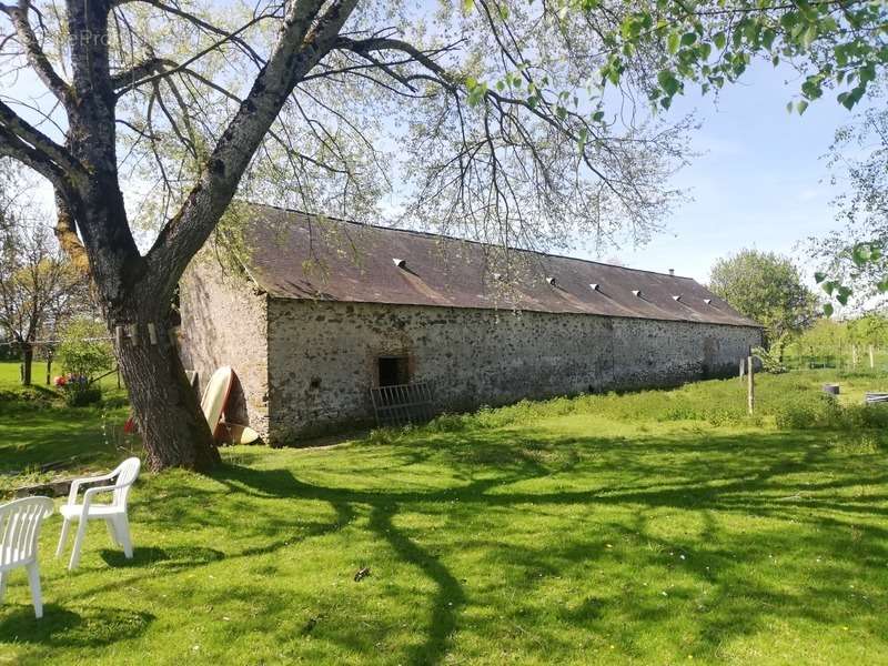 Maison à BAZOUGERS