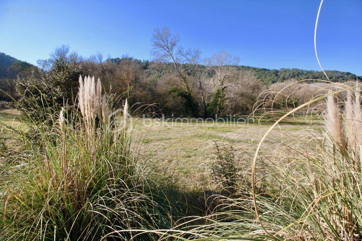 Terrain à SALERNES