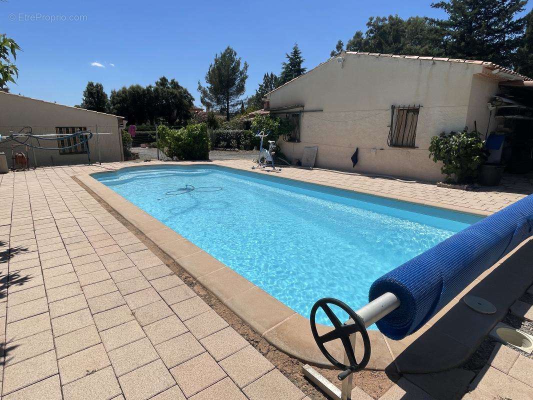 Maison à ROQUEBRUNE-SUR-ARGENS