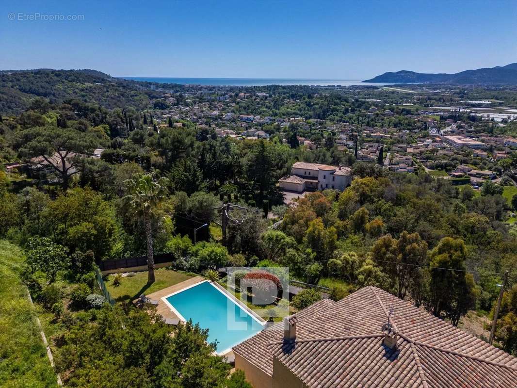 Maison à MOUGINS